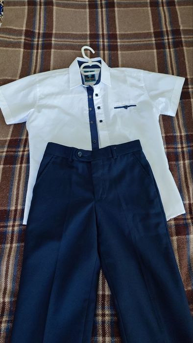 Брюки та сорочка для хлопчиків