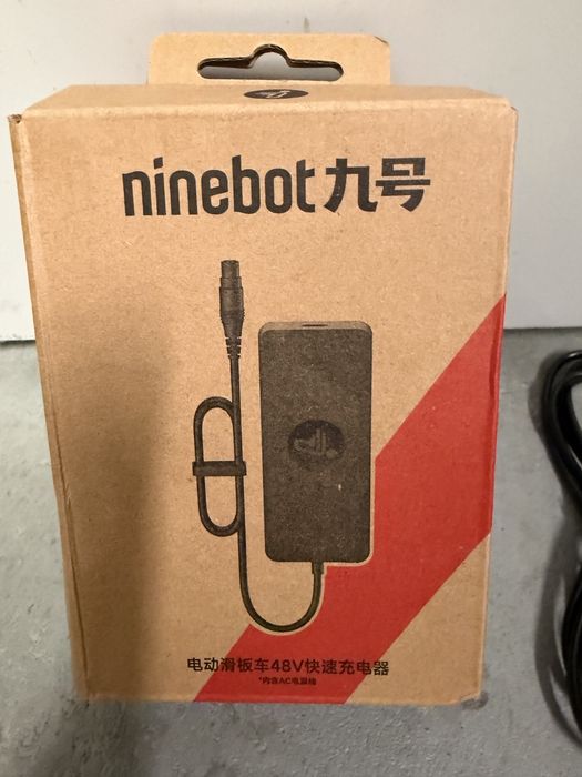 Oryginalna szybka ładowarka 53,6 V 3,9 A do hulajnogi Segway Ninebot