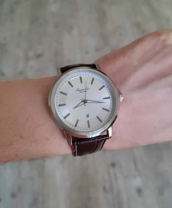 Чоловічій годинник