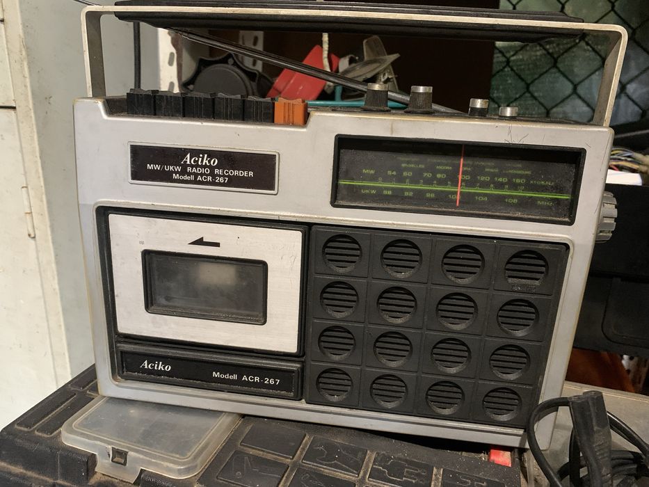Radio antigo Aciko em bom estado