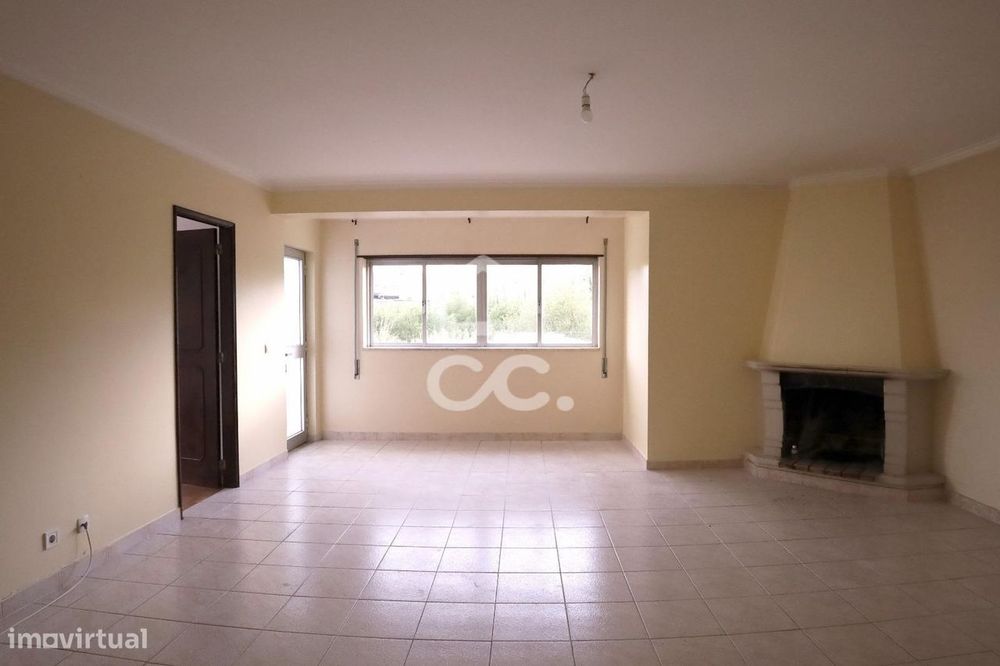 Apartamento T3 para arrendar em Leiria.