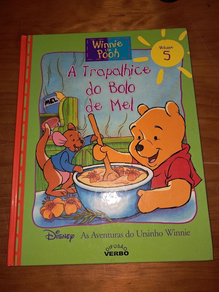2 livros Winnie the Pooh