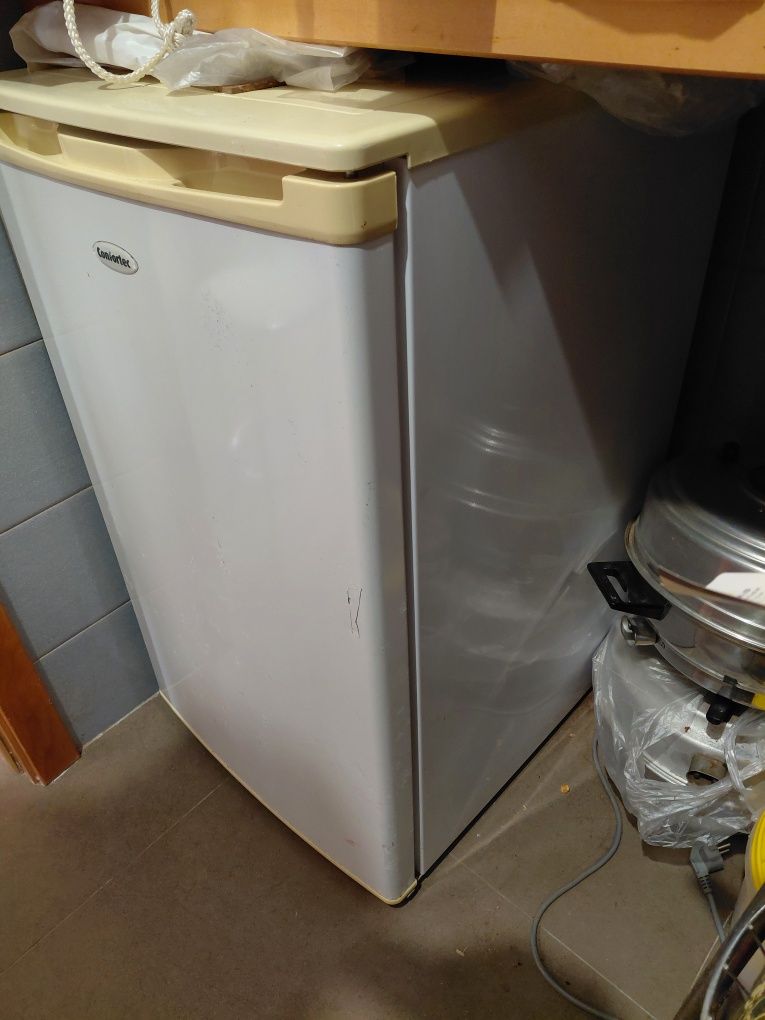 Frigorífico 90cm alt.