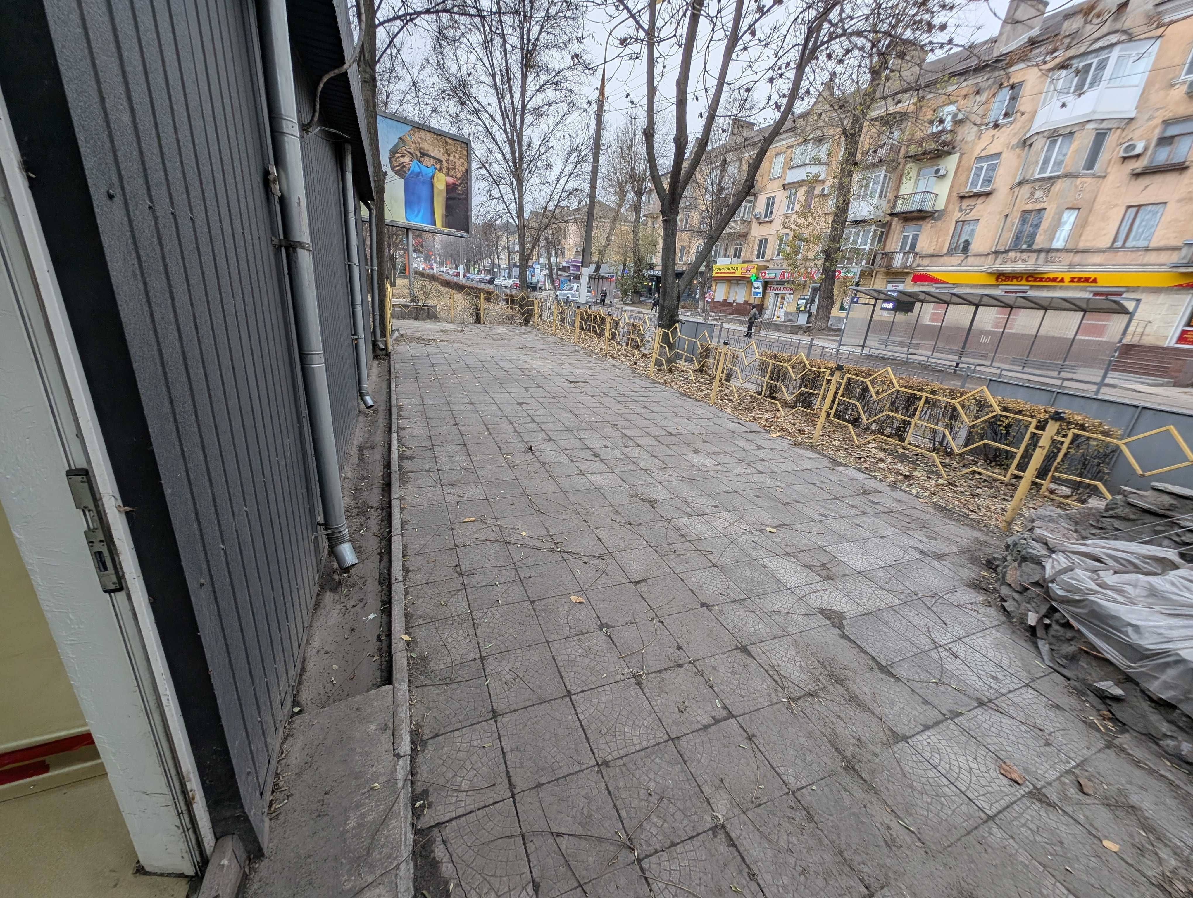 Здається в оренду. (Свободи 54д)