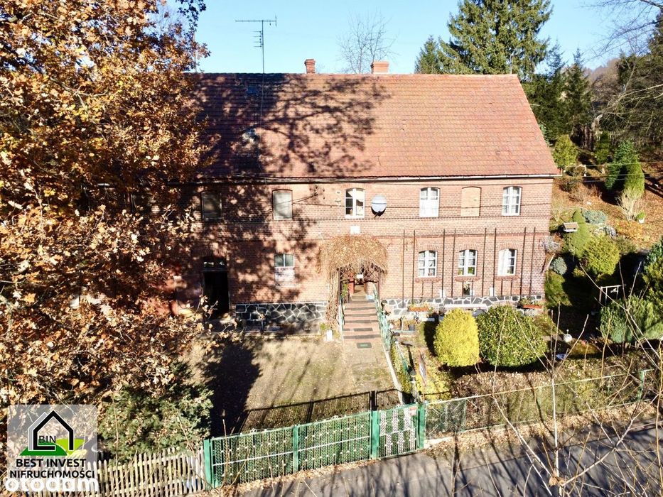 Poniemiecki dom z cegły z wielkimi możliwościami