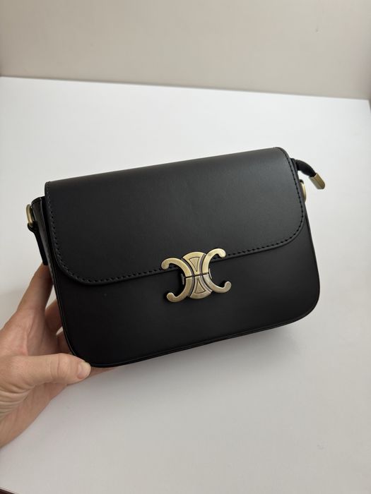 Жіноча сумка з натуральної матової шкіри