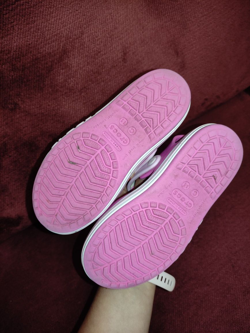 Sandałki crocs c11 stich