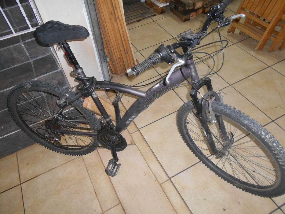 Bicicleta com pouco uso