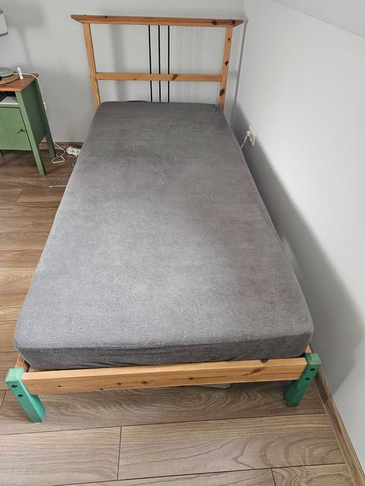 Łóżko pojedyncze