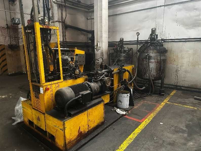 Spieniarka PU 80/150 z głowicą mieszającą do pianki PUR