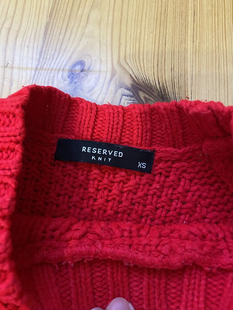 Czerwony sweter Reserved r. XS