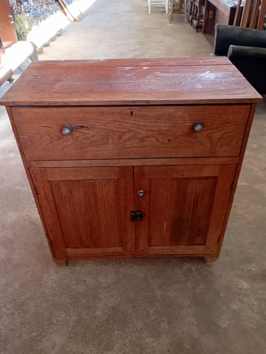 Vendo este móvel muito bonito bom estado