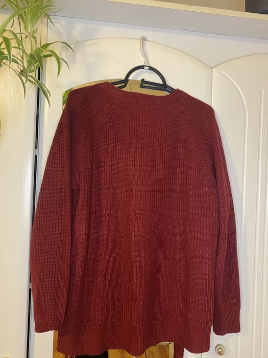 Sweter bordowy z wiazaniem i dekoltem w serek r.L/XL