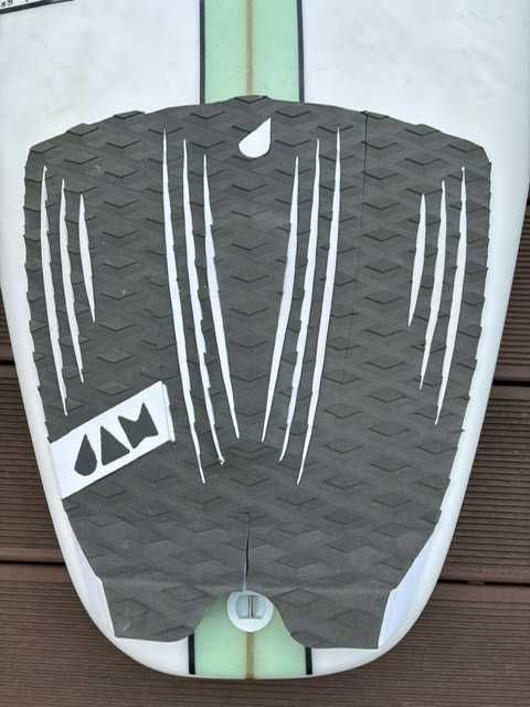 Prancha Surf c/deck | Nova (utilizada 4x) | 5'9 28L | Matta TheDriver2