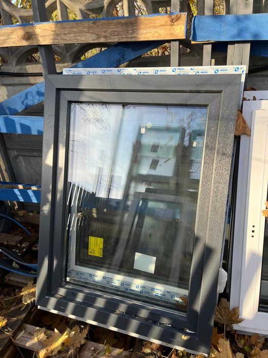 Okno PCV 86x113 antracyt zew. - nowe