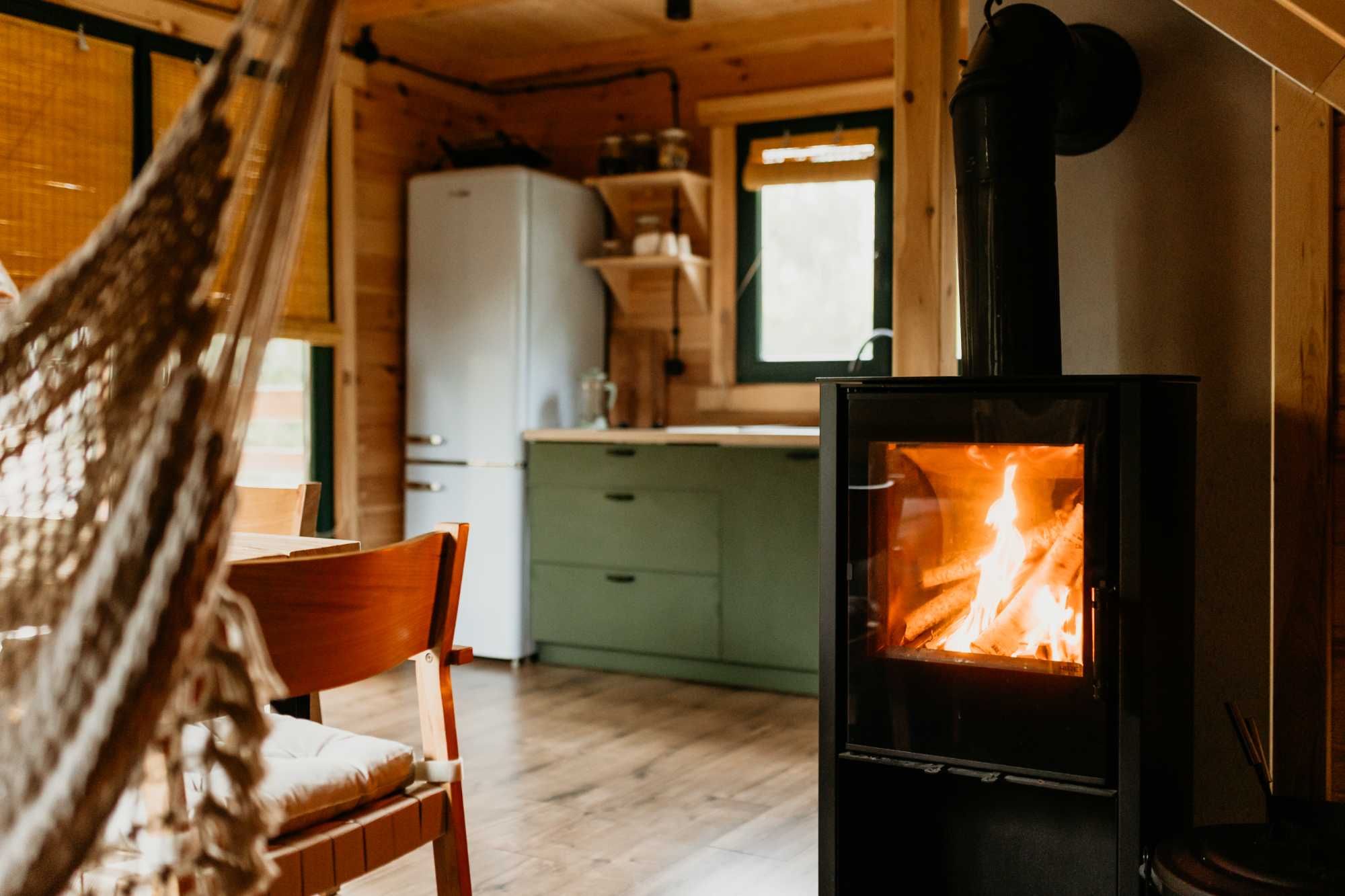 Domki na wynajem z jacuzzi i sauną, blisko jeziora, lasu, kawalerski