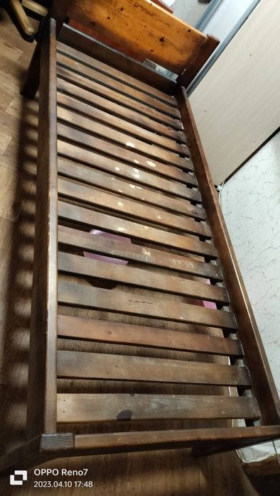 Продам кровать натуральное дерево