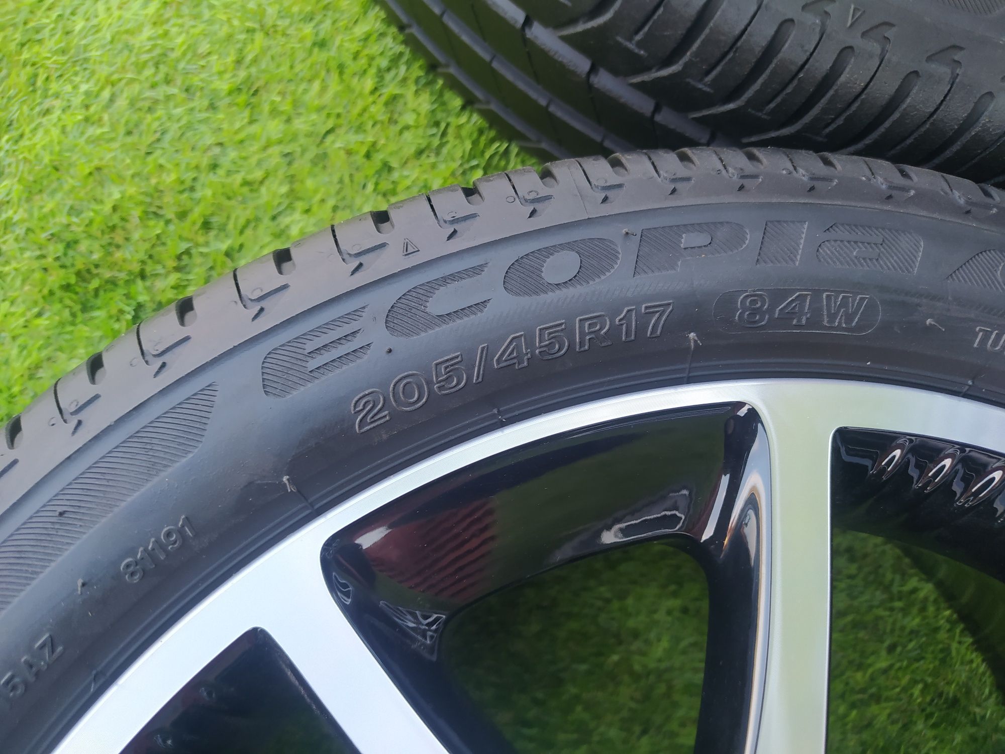 Felgi koła Toyota Yaris lV 205/45 r17 Lato