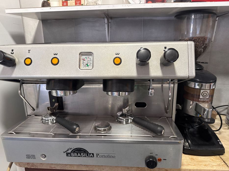 Máquina de café + moinho