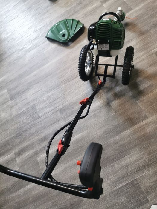 Podkaszarka kosa spalinowa na koła GartenMeister