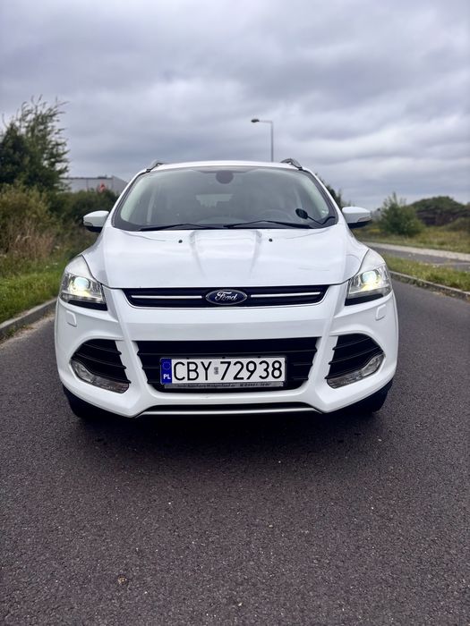 FORD KUGA 4x4 Sprowadzona Zarejestrowana Xenon Panorama Skóra Led 2x