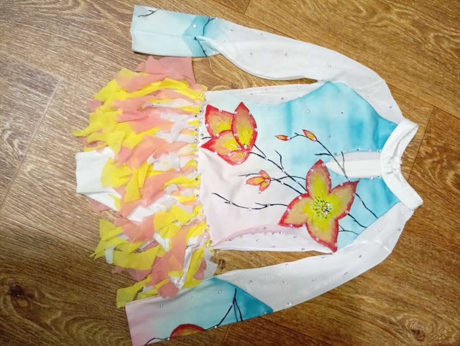 Продам танцевальный детский купальник