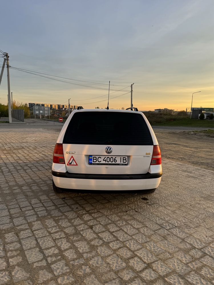 Автомобіль Golf4