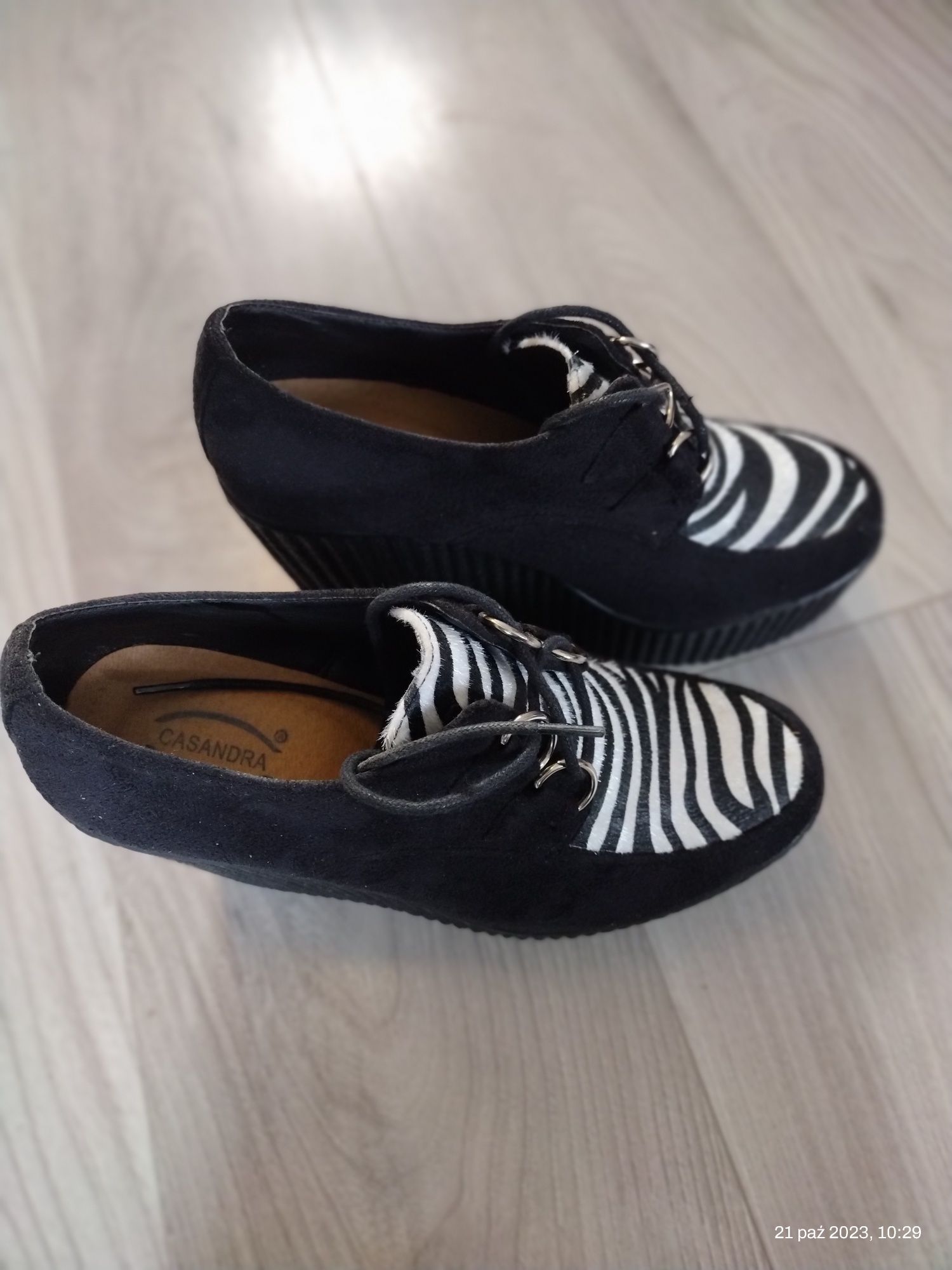 Buty na koturnie rozmiar 39