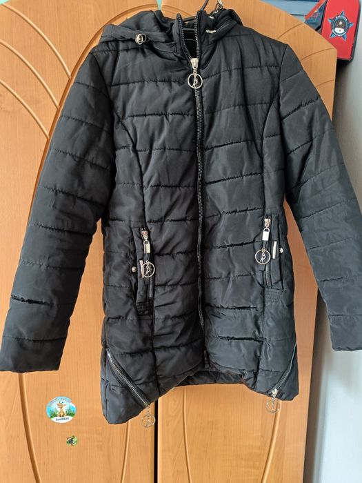 Czarna kurtka damska