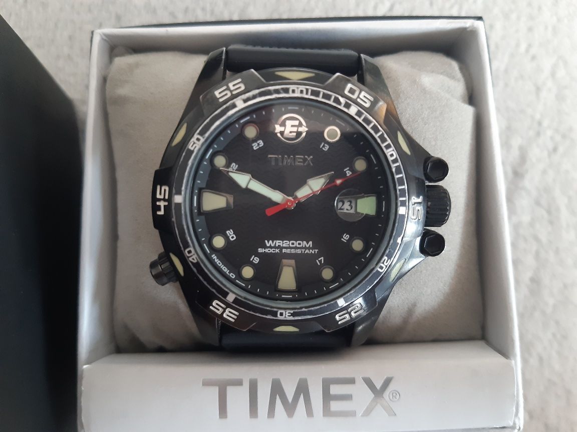 Timex Diver WR200M Expedition Shock Resist