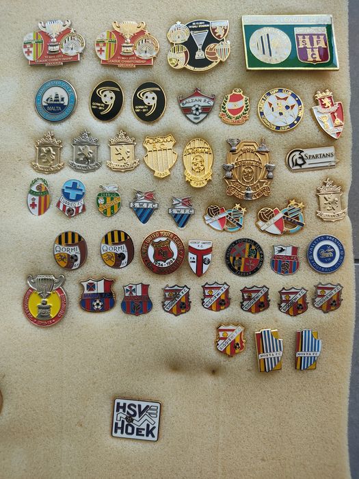 Pins/ emblemas de clubes de futebol Malta