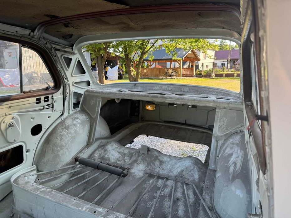 Warszawa M224 Odrestaurowana