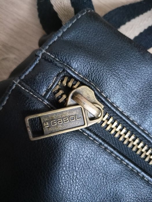 Torebka torba damska ze skóry skórzana czarna na ramię markowa Gabol