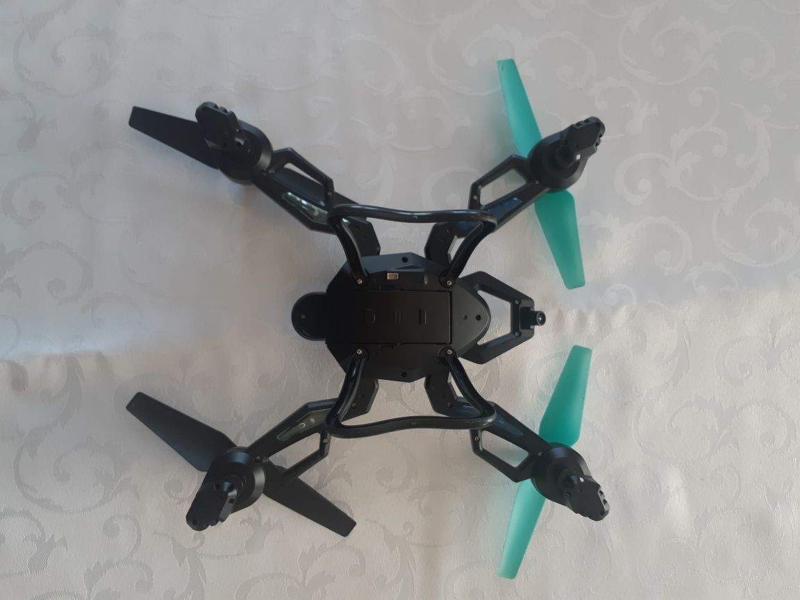 Dron AIR sam dron bez pilota