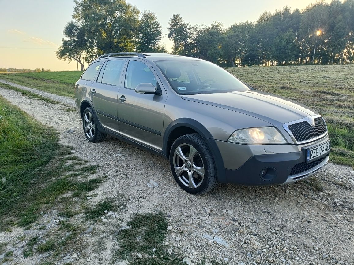 Skoda Octavia SCOUT 4x4 2.0 FSI 150KM