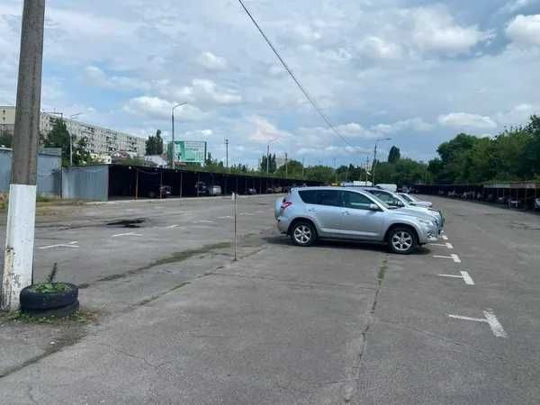 Здам паркомісце на вул. Березняківська, 17. Від власника