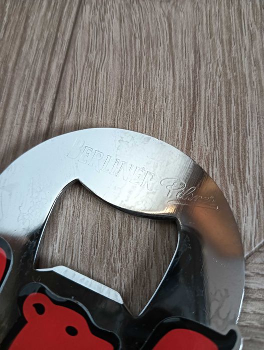 Otwieracz do butelek na kapsel metalowy Misiu