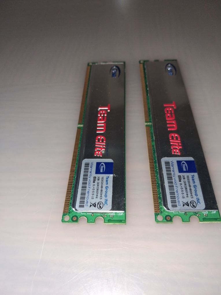 2 x Team Elite 2GB + Kingston 120GB SSD Now V300