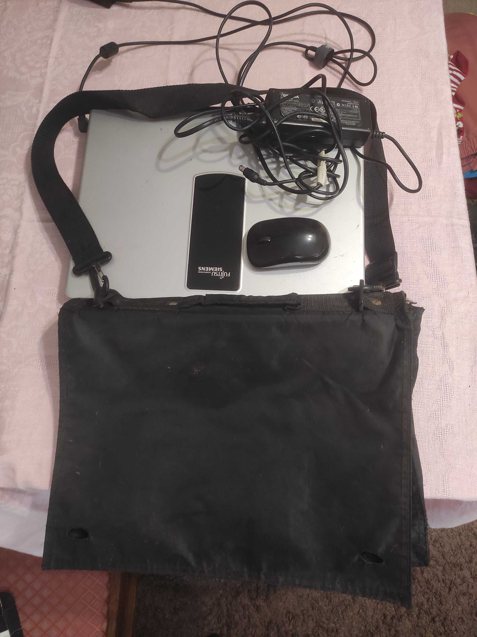 Ноутбук Fujitsu AMILO L1310G. Сумка та мишка.