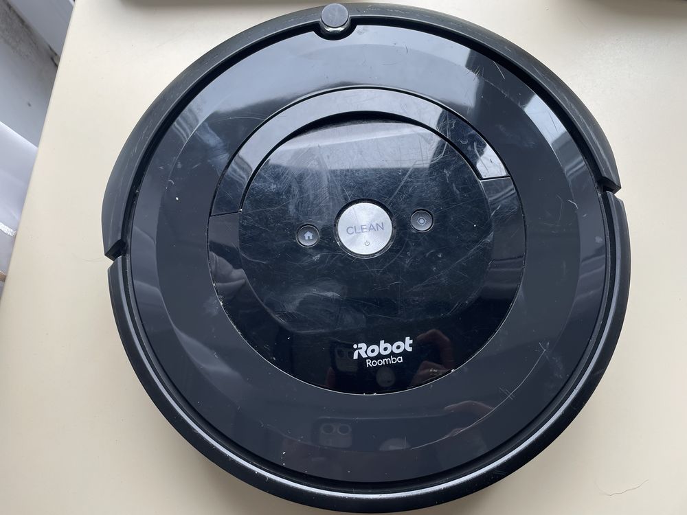 Robot sprzątający iRobot Roomba e5 czarny
