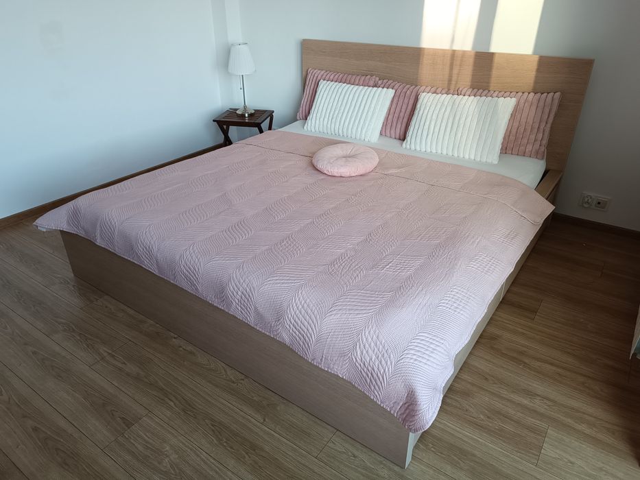 Łóżko Ikea Malm 180x200 z 4 szufladami i dnem łóżka + materac gratis