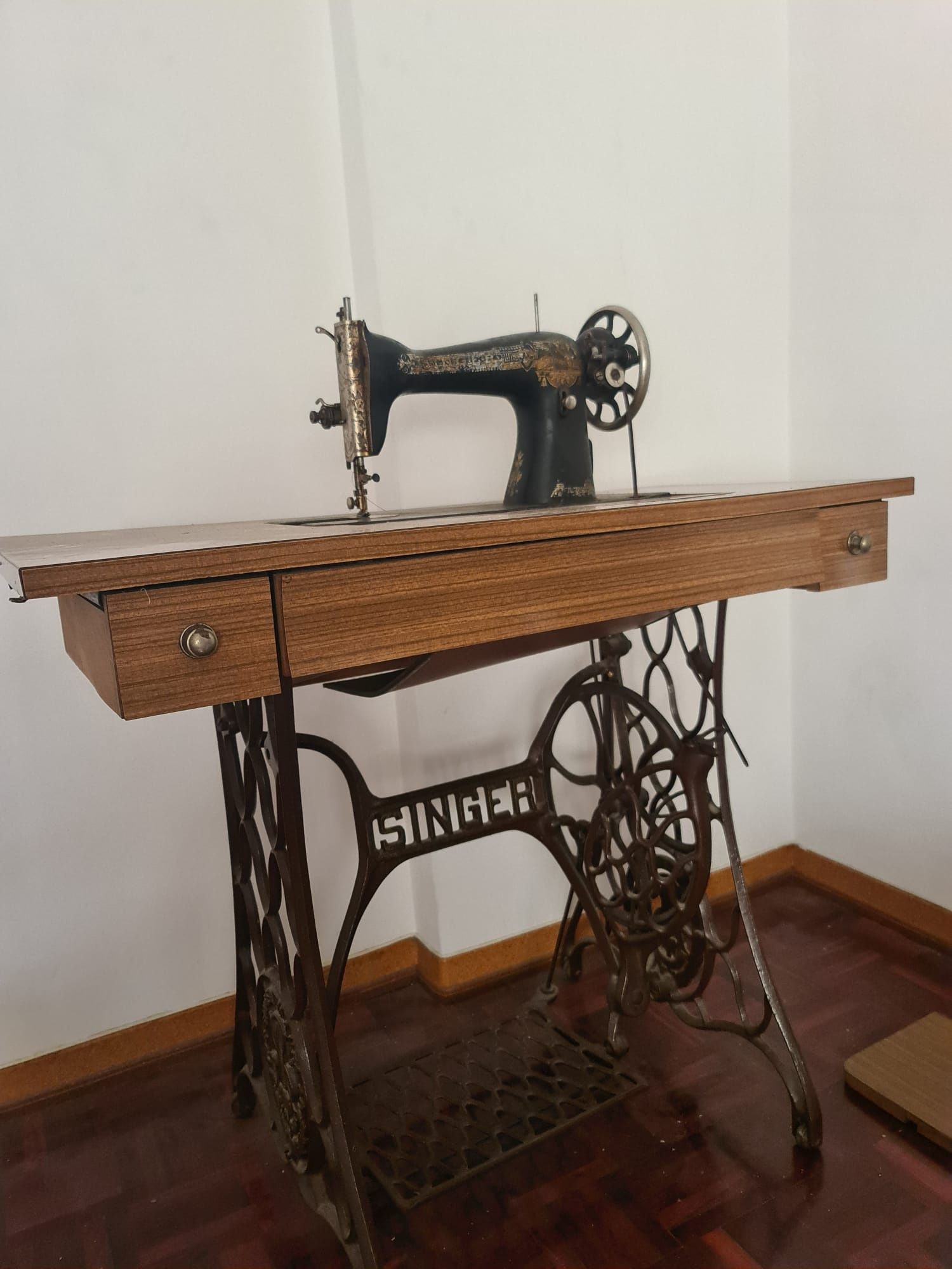 Máquina de costura antiga Singer