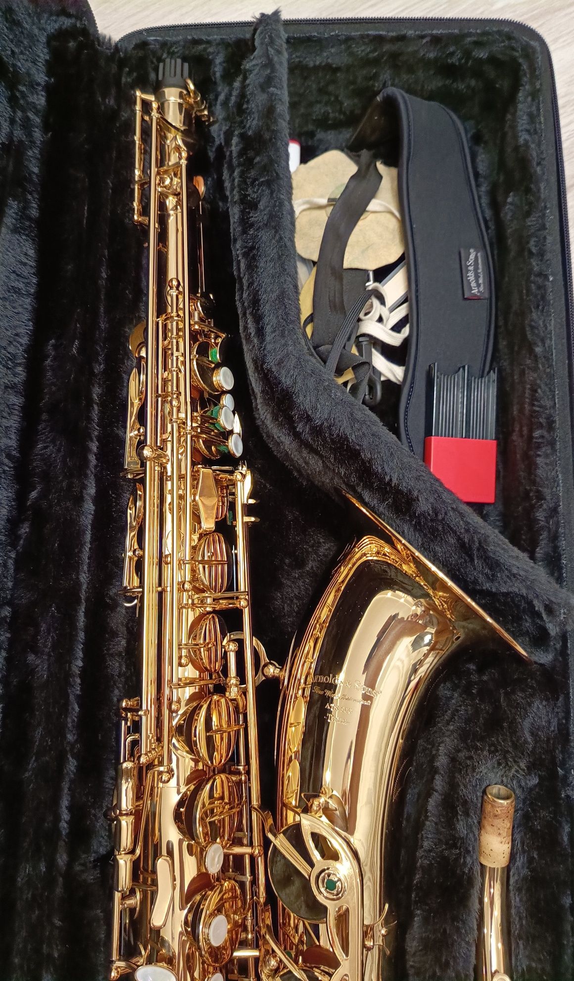 Saksofon tenorowy Arnolds&Sons ATS TERRA 300 w bardzo dobrym stanie.