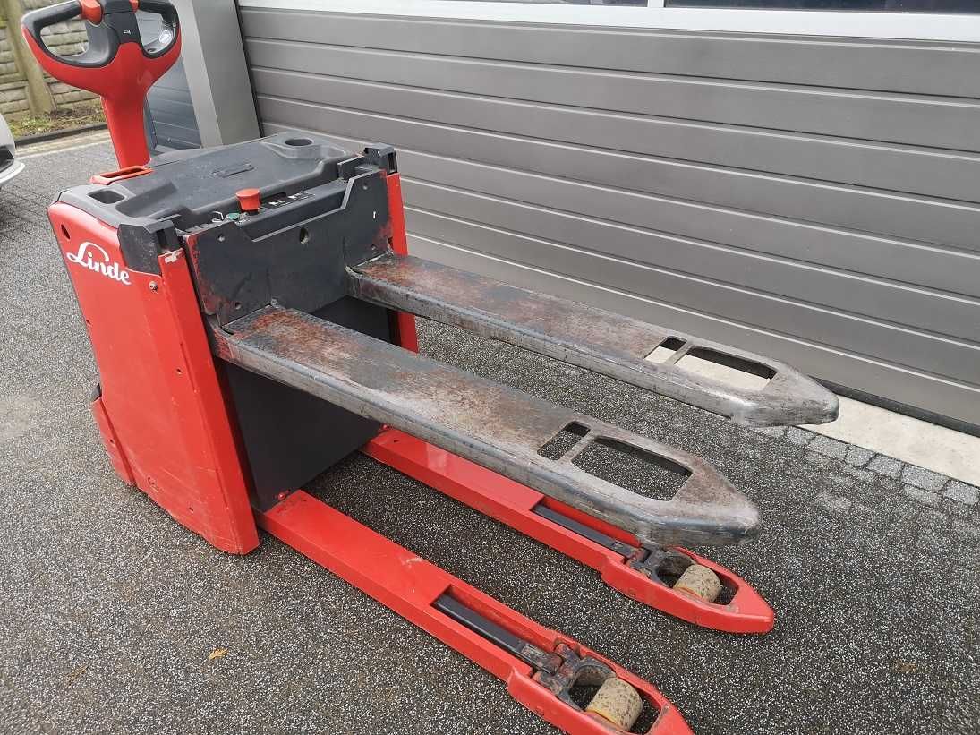 Wózek elektryczny paleciak LINDE T 16 L unoszący