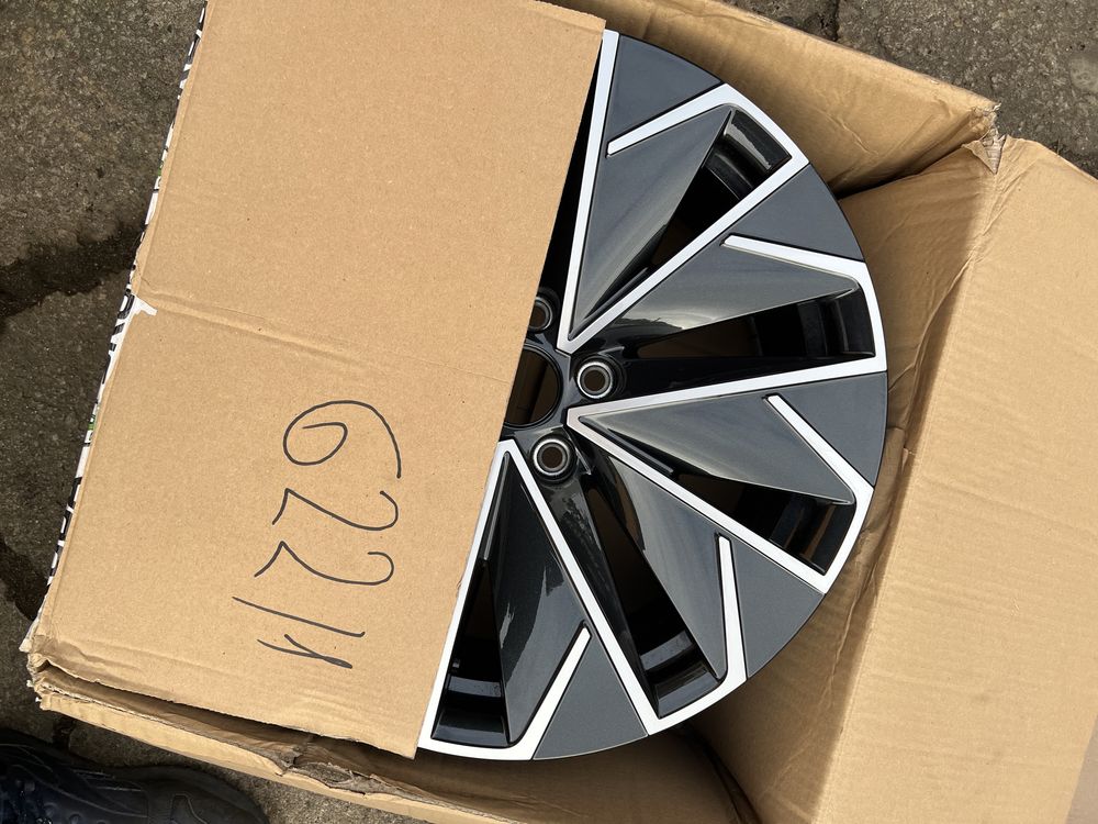 Felga 8,0x18 ET44 Skoda Superb 3V0 ładna