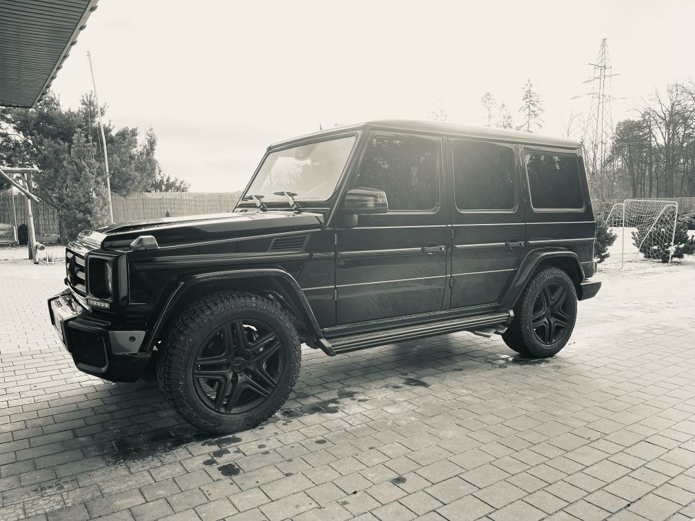 Auto do ślubu filmu sesji Mercedes G63 AMG