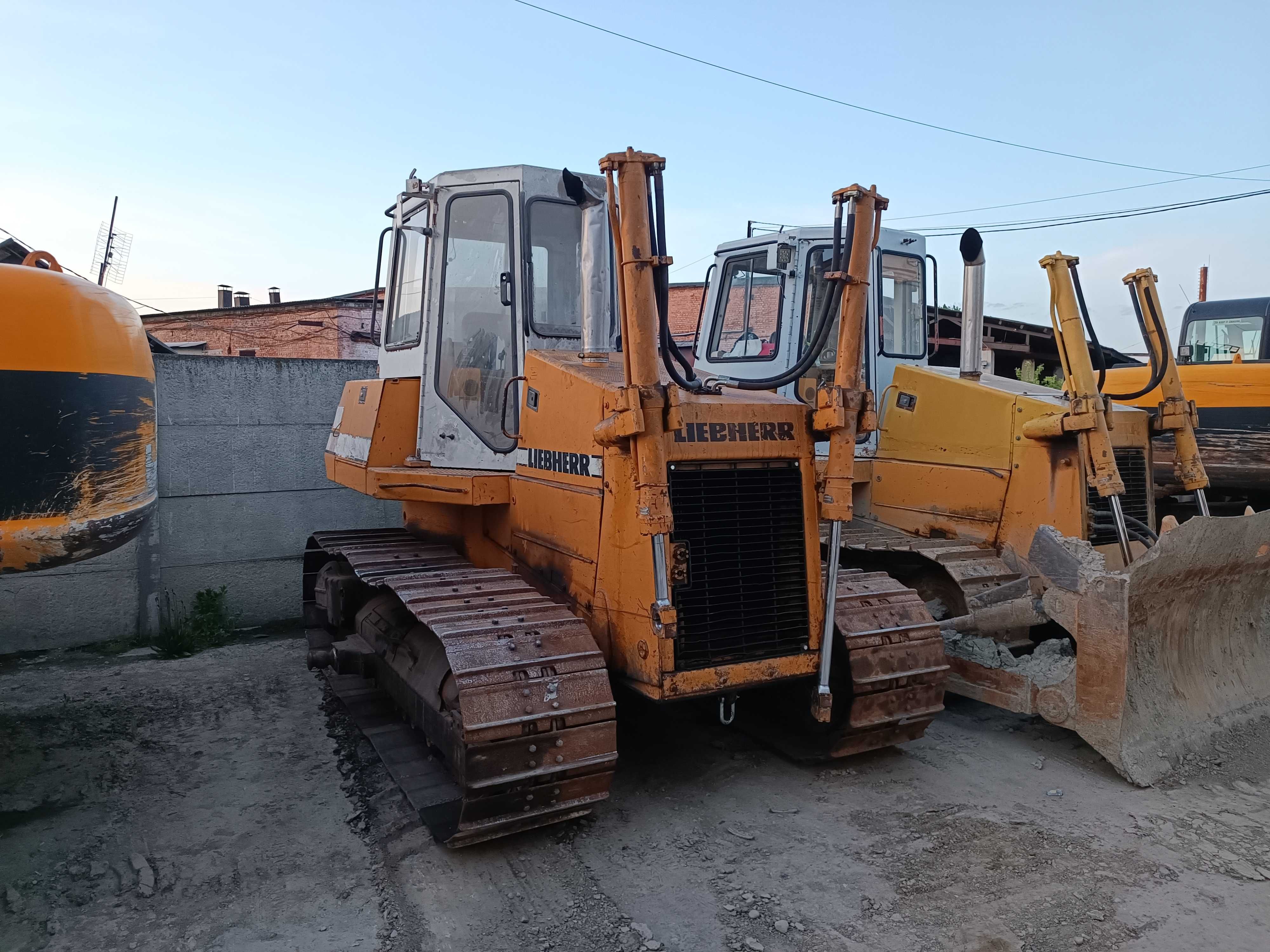 Бульдозер LIEBHERR PR712