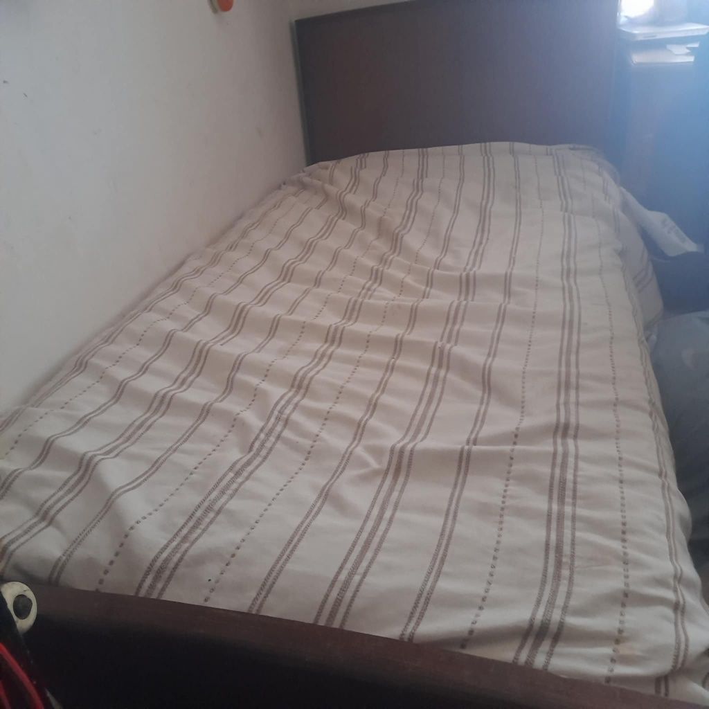 Cama de corpo e meio