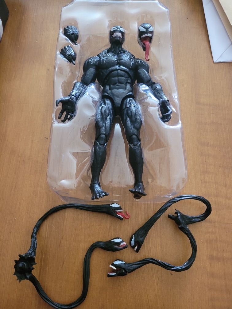 Boneco venom marvel