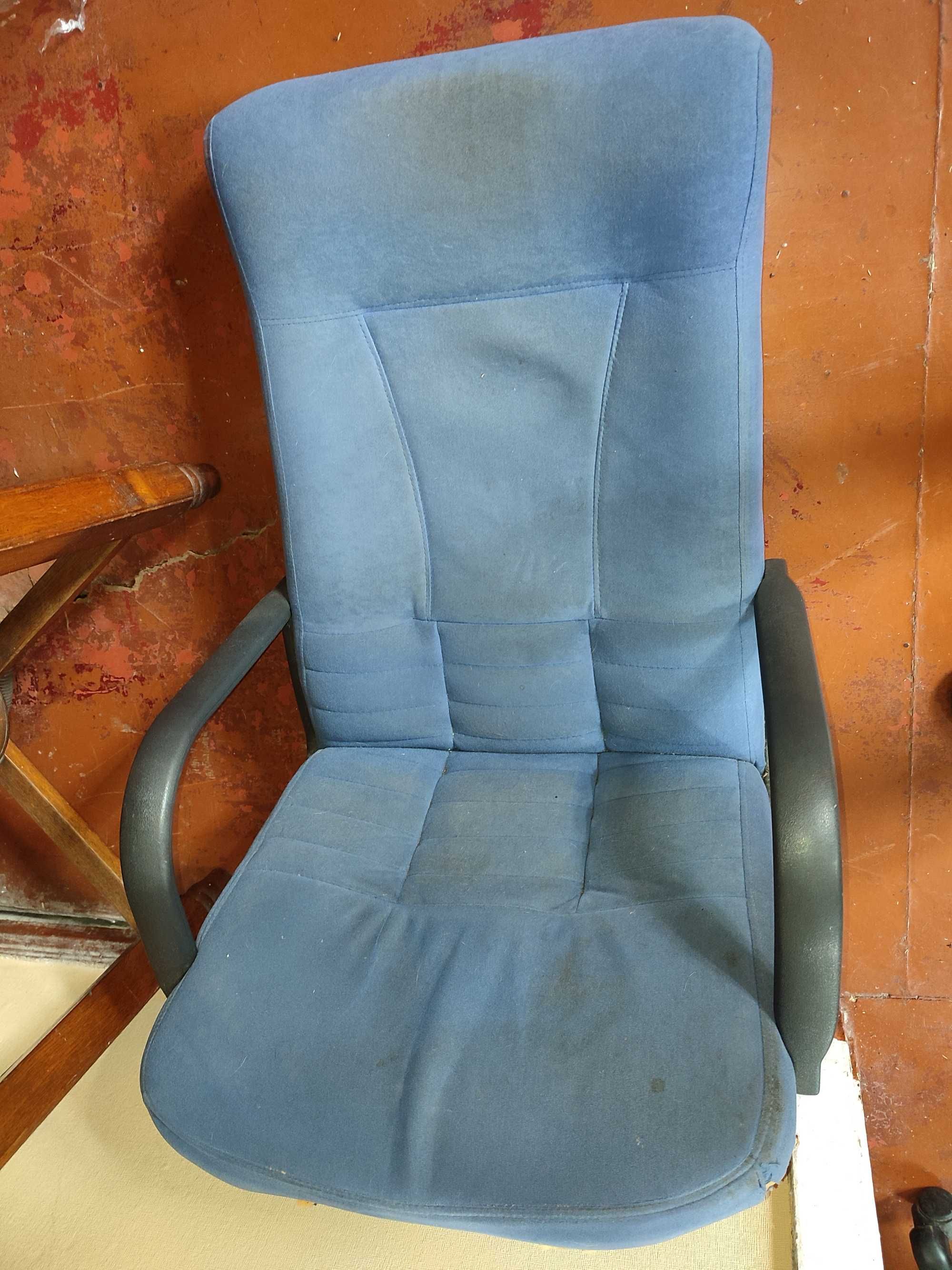 Офисное кресло +  крестовина на запчасти или под ремонт
